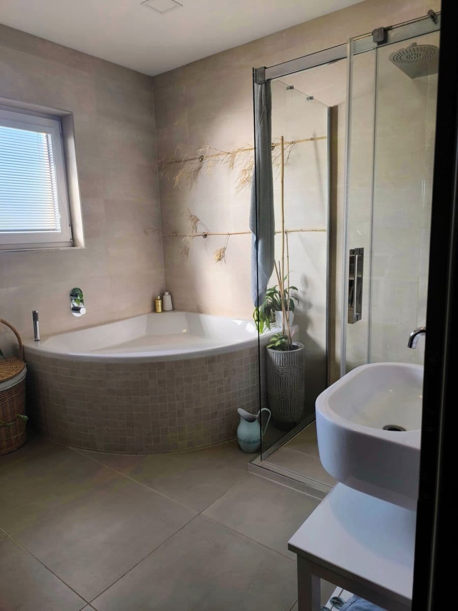 Pronájem domu 170 m², pozemek 550 m², Brandýská, Bašť, Středočeský kraj Pronájem domu 170 m², pozemek 550 m², Brandýská, Bašť, Středočeský kraj