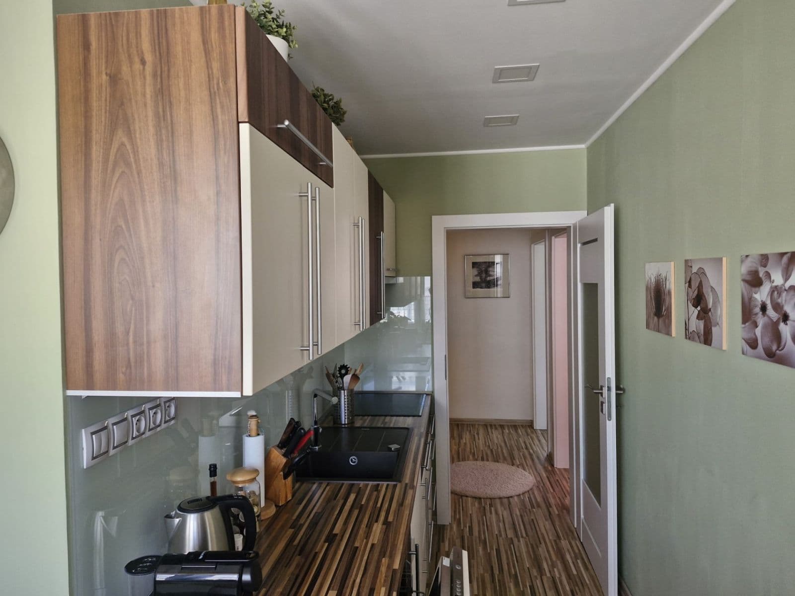 Pronájem bytu 3+1 64 m², Dělnická, Karlovy Vary, Karlovarský kraj Pronájem bytu 3+1 64 m², Dělnická, Karlovy Vary, Karlovarský kraj