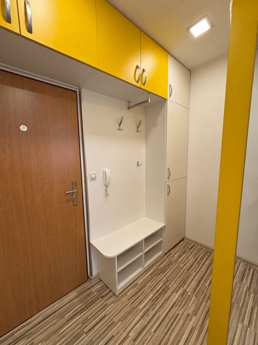 Pronájem bytu 3+1 64 m², Dělnická, Karlovy Vary, Karlovarský kraj Pronájem bytu 3+1 64 m², Dělnická, Karlovy Vary, Karlovarský kraj