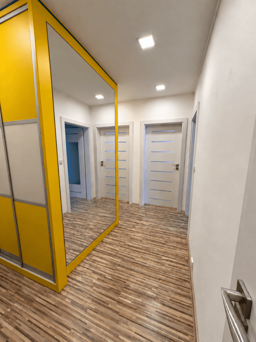 Pronájem bytu 3+1 64 m², Dělnická, Karlovy Vary, Karlovarský kraj Pronájem bytu 3+1 64 m², Dělnická, Karlovy Vary, Karlovarský kraj