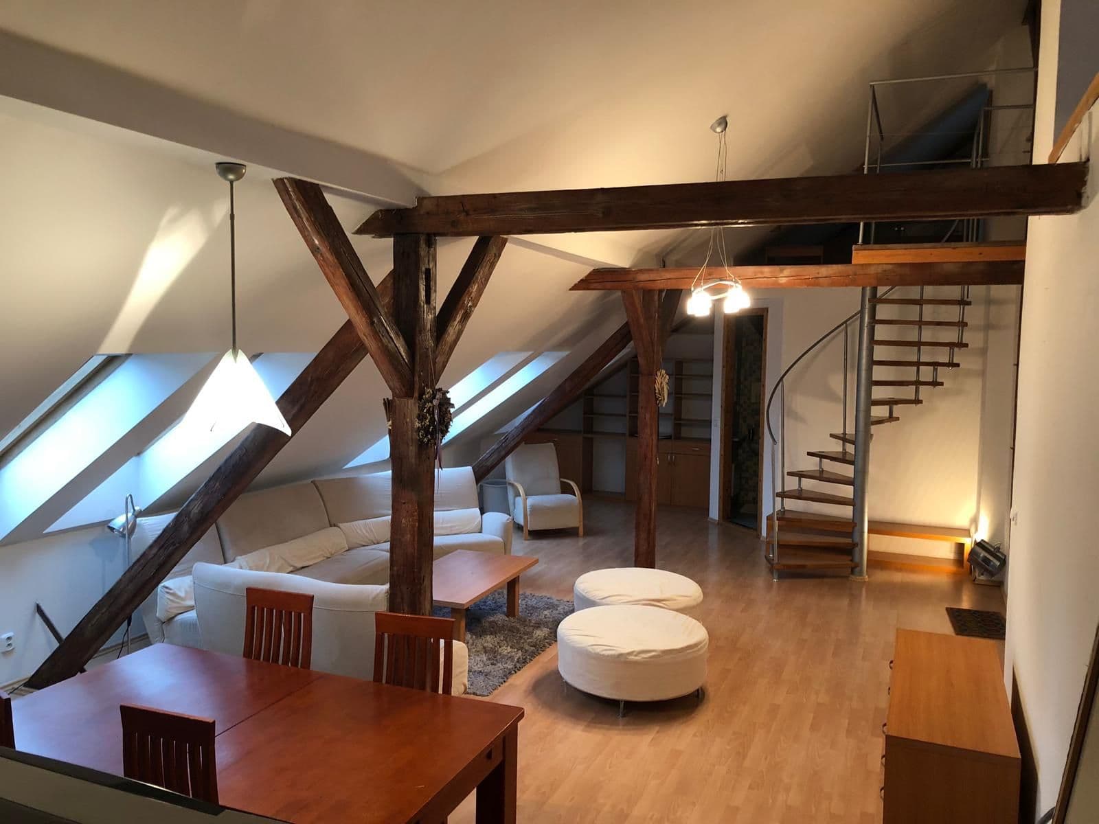 Pronájem bytu 156 m², Husitská, Praha, Praha Pronájem bytu 156 m², Husitská, Praha, Praha