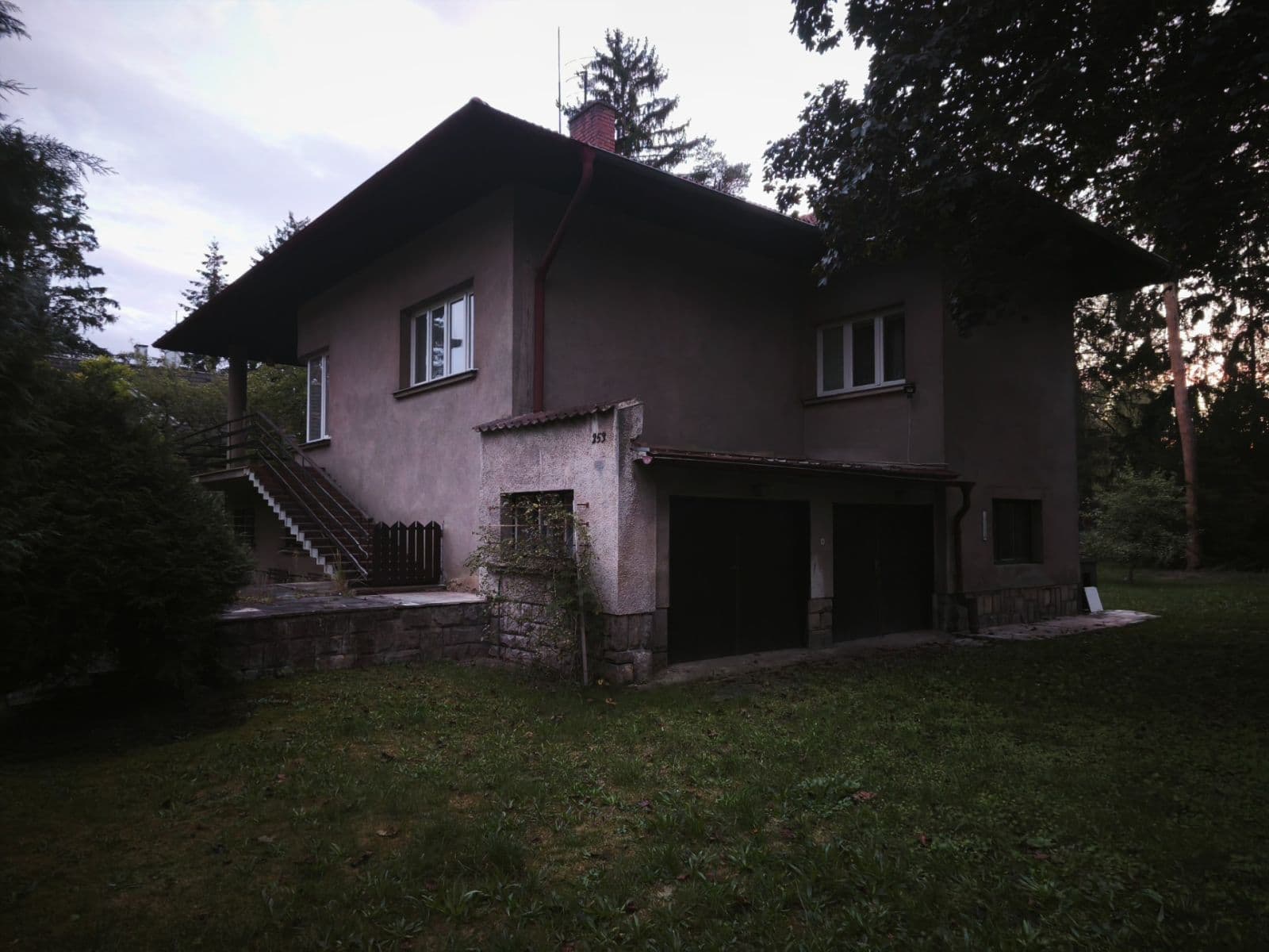 Prodej domu 170 m², pozemek 1.920 m², Medinská, Praha, Praha Prodej domu 170 m², pozemek 1.920 m², Medinská, Praha, Praha