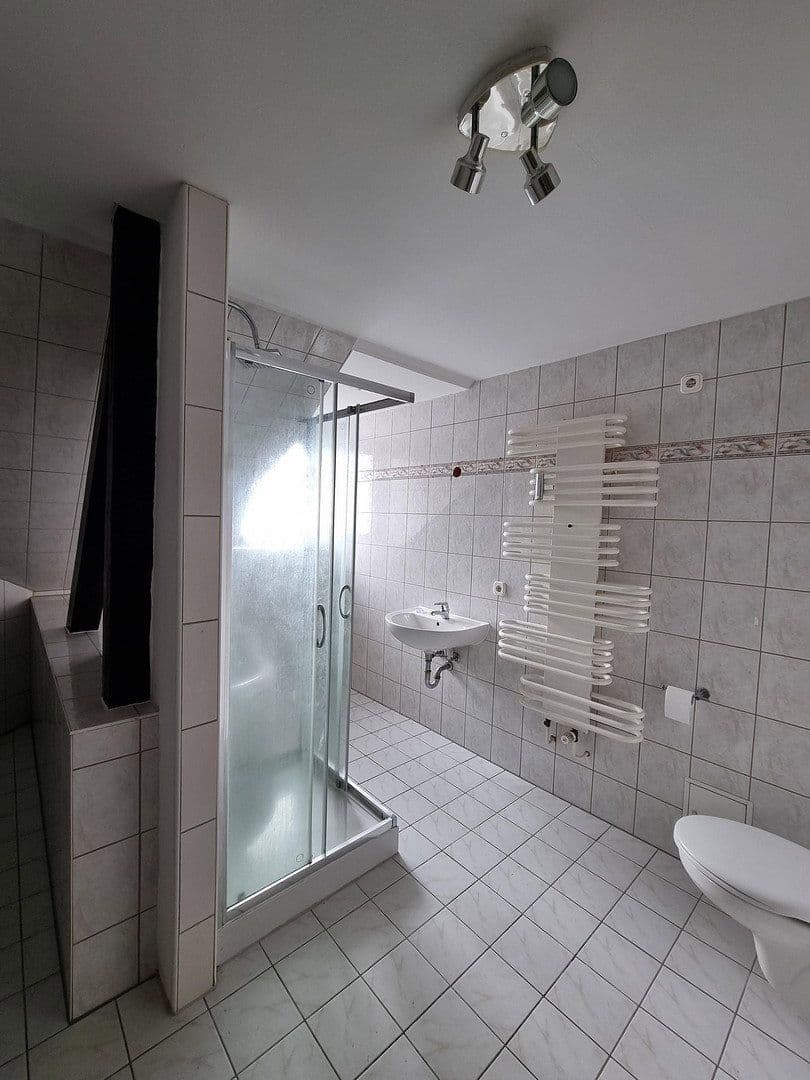 Pronájem bytu 3+1 92 m², Kitscherstr 10 H1, Křemeničov, Sasko Pronájem bytu 3+1 92 m², Kitscherstr 10 H1, Křemeničov, Sasko