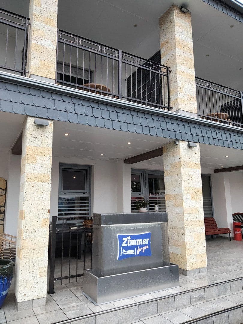 Prodej nebytového prostoru 1.400 m², Rösrath, Severní Porýní-Vestfálsko Prodej nebytového prostoru 1.400 m², Rösrath, Severní Porýní-Vestfálsko