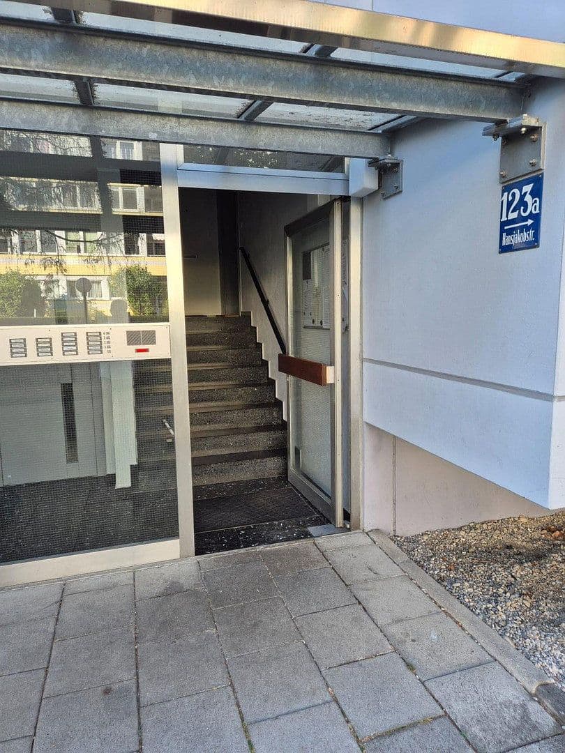 Prodej bytu 3+1 73 m², Hansjakobstr. 123a, München, Bavorsko Prodej bytu 3+1 73 m², Hansjakobstr. 123a, München, Bavorsko