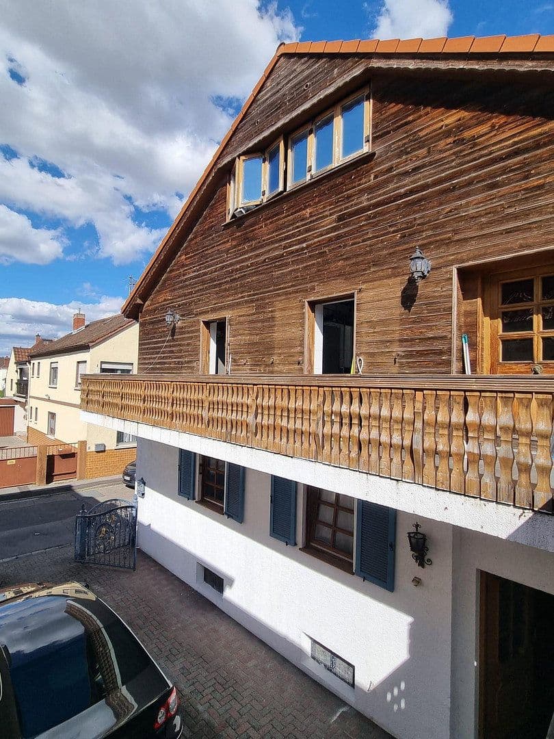 Prodej domu 187 m², pozemek 250 m², Elisabethenstraße 7, Bürstadt, Hessen Prodej domu 187 m², pozemek 250 m², Elisabethenstraße 7, Bürstadt, Hessen