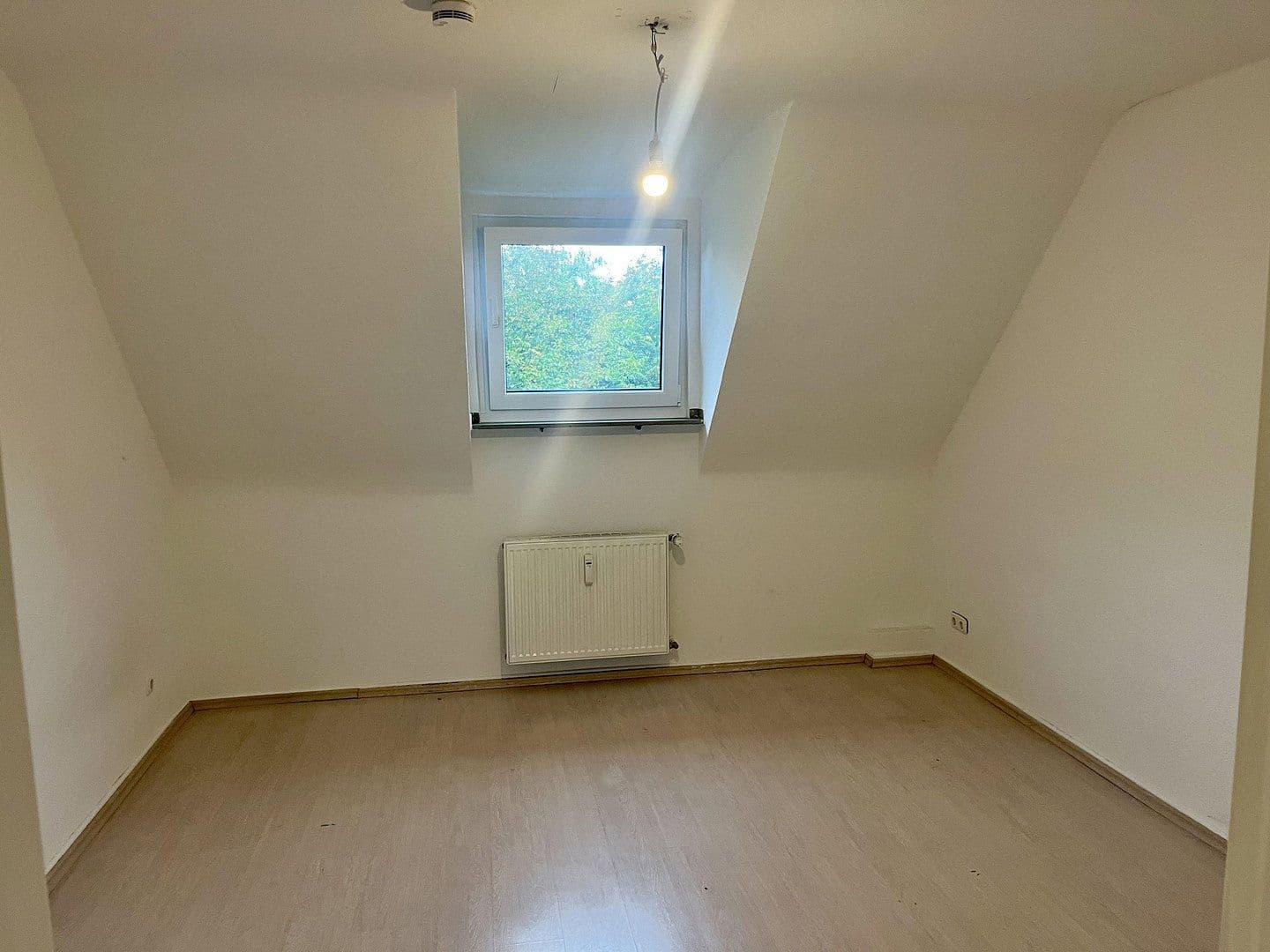 Prodej bytu 3+1 63 m², Köln, Severní Porýní-Vestfálsko Prodej bytu 3+1 63 m², Köln, Severní Porýní-Vestfálsko