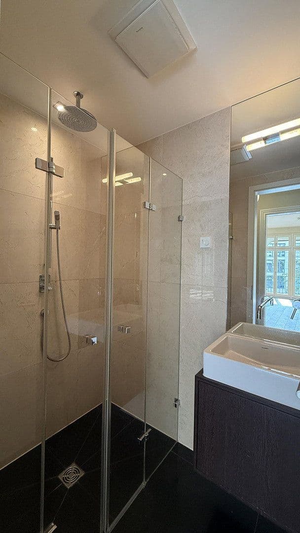 Pronájem bytu 4+1 129 m², Berlin, Berlín Pronájem bytu 4+1 129 m², Berlin, Berlín
