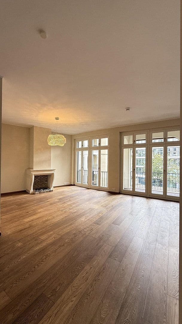 Pronájem bytu 4+1 129 m², Berlin, Berlín Pronájem bytu 4+1 129 m², Berlin, Berlín