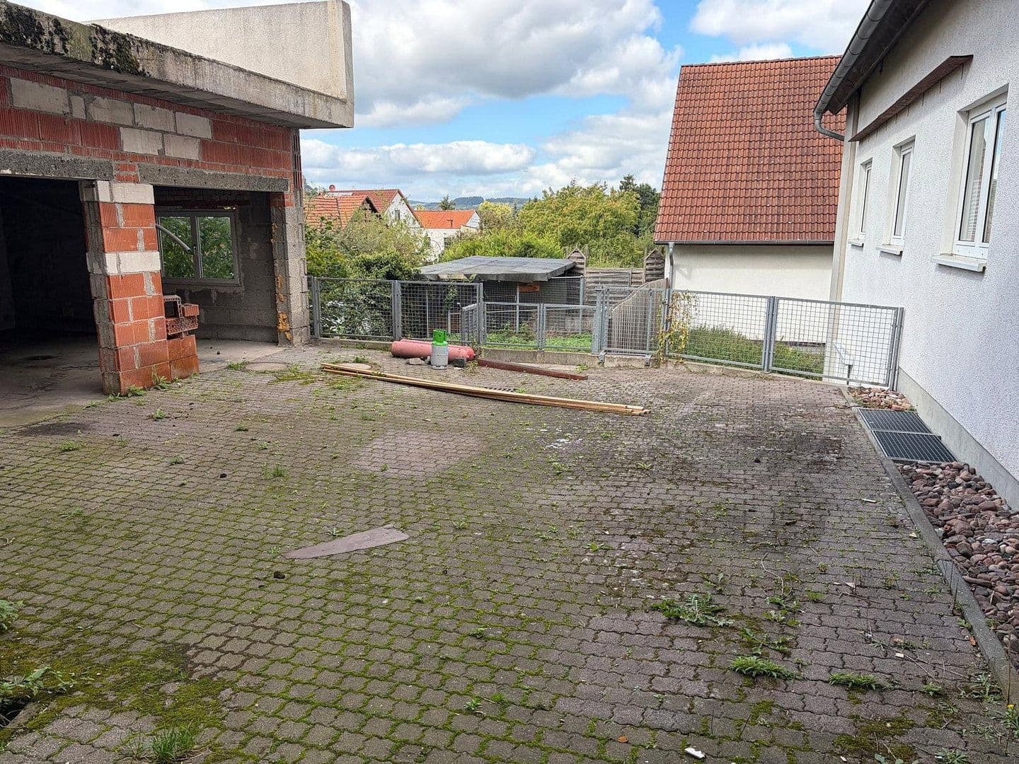 Prodej domu 354 m², pozemek 429 m², Lutherstrasse 3, Werra-Suhl-Tal, Durynsko Prodej domu 354 m², pozemek 429 m², Lutherstrasse 3, Werra-Suhl-Tal, Durynsko