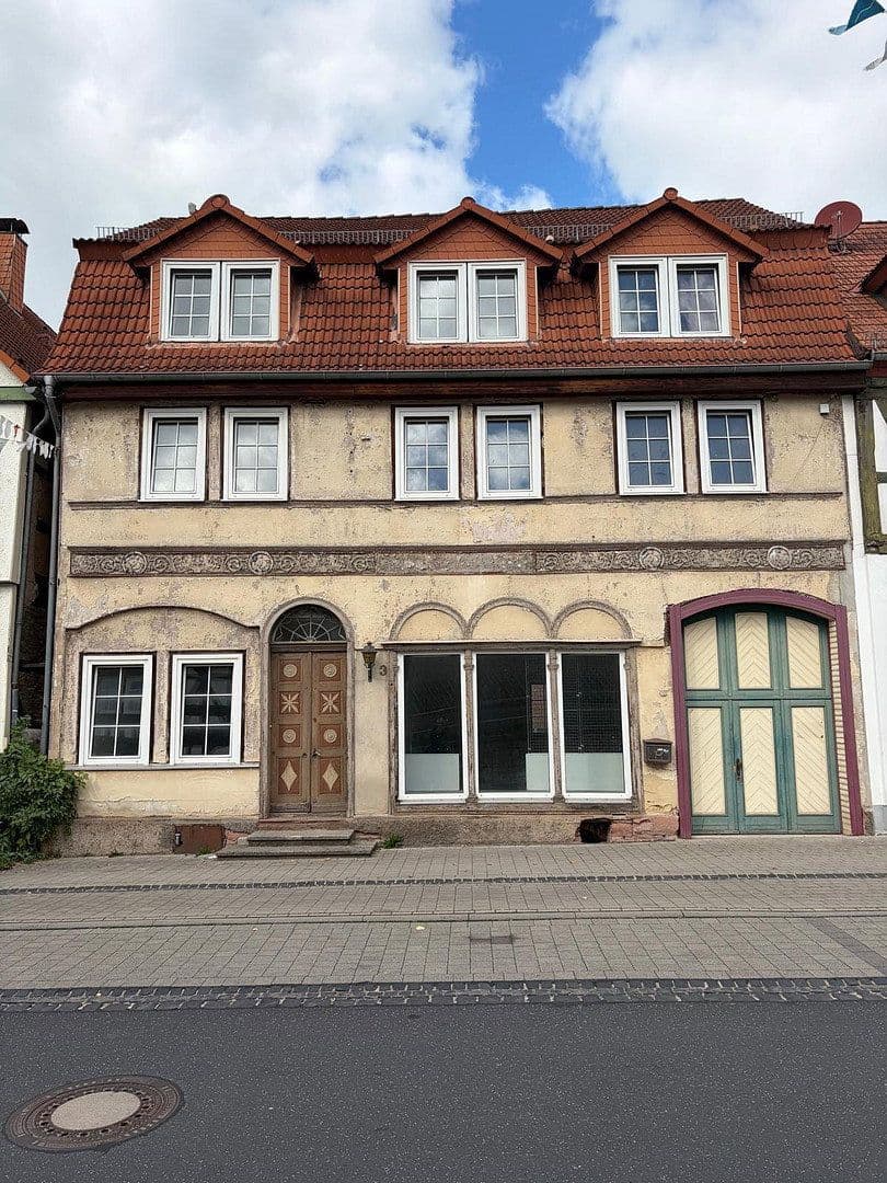 Prodej domu 354 m², pozemek 429 m², Lutherstrasse 3, Werra-Suhl-Tal, Durynsko Prodej domu 354 m², pozemek 429 m², Lutherstrasse 3, Werra-Suhl-Tal, Durynsko