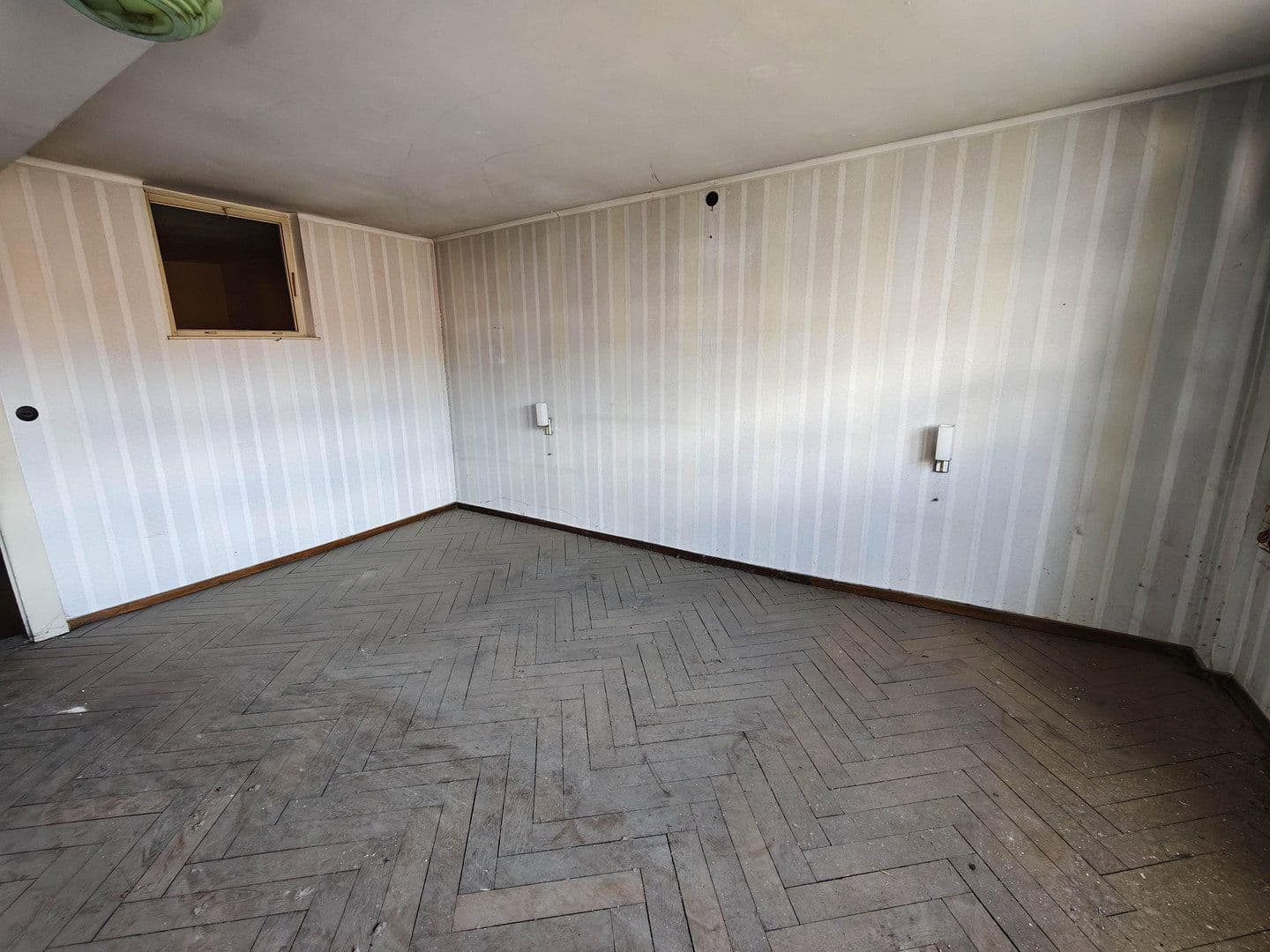 Prodej domu 220 m², pozemek 149 m², Spörleinstrasse 32, Bad Neustadt an der Saale, Bavorsko Prodej domu 220 m², pozemek 149 m², Spörleinstrasse 32, Bad Neustadt an der Saale, Bavorsko