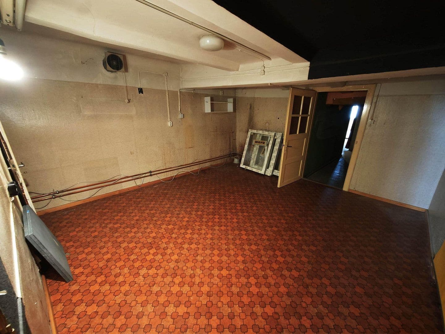 Prodej domu 220 m², pozemek 149 m², Spörleinstrasse 32, Bad Neustadt an der Saale, Bavorsko Prodej domu 220 m², pozemek 149 m², Spörleinstrasse 32, Bad Neustadt an der Saale, Bavorsko