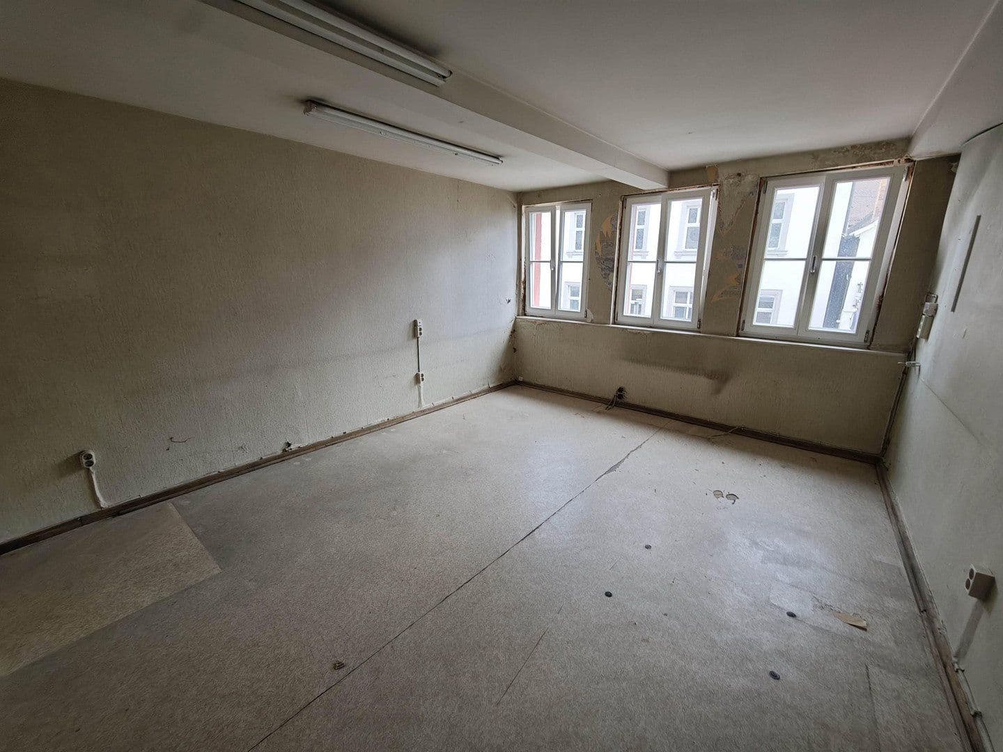 Prodej domu 220 m², pozemek 149 m², Spörleinstrasse 32, Bad Neustadt an der Saale, Bavorsko Prodej domu 220 m², pozemek 149 m², Spörleinstrasse 32, Bad Neustadt an der Saale, Bavorsko