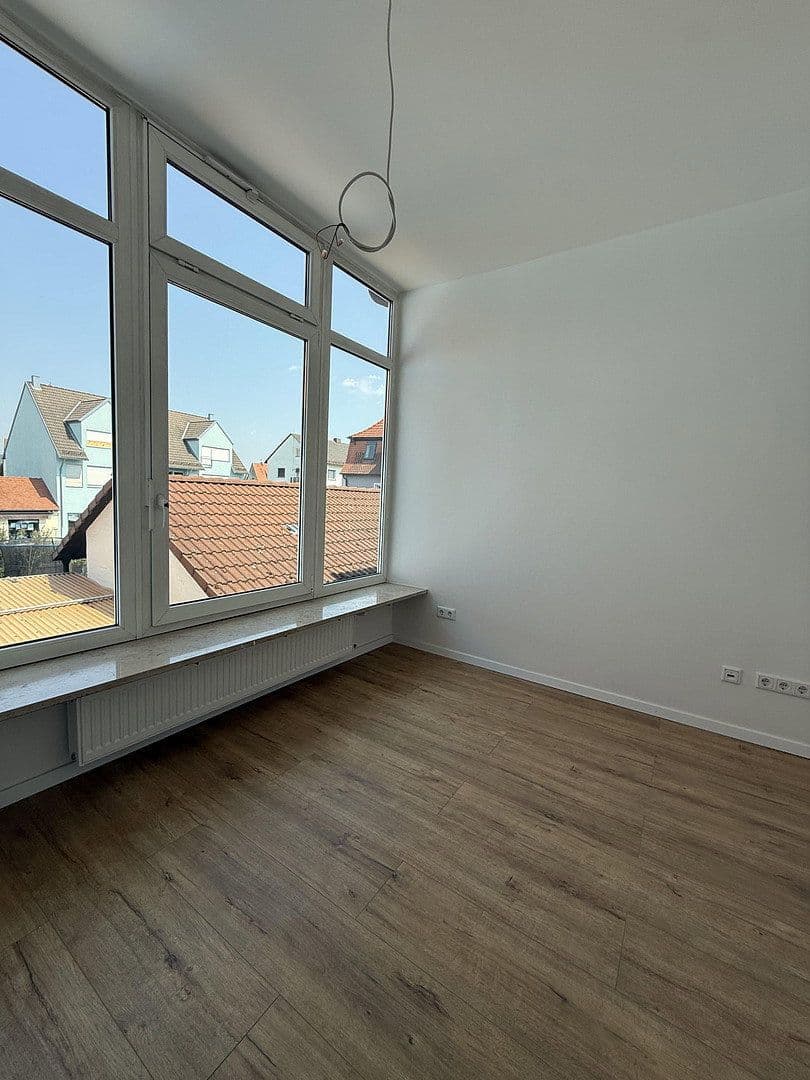Pronájem bytu 4+1 78 m², Hermannstraße, Lauf an der Pegnitz, Bavorsko Pronájem bytu 4+1 78 m², Hermannstraße, Lauf an der Pegnitz, Bavorsko