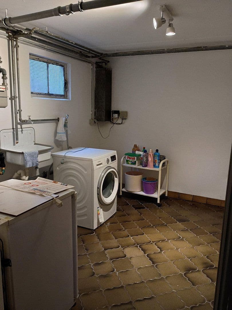 Prodej domu 117 m², pozemek 195 m², Am Felsenkeller 13, Griesheim, Hessen Prodej domu 117 m², pozemek 195 m², Am Felsenkeller 13, Griesheim, Hessen