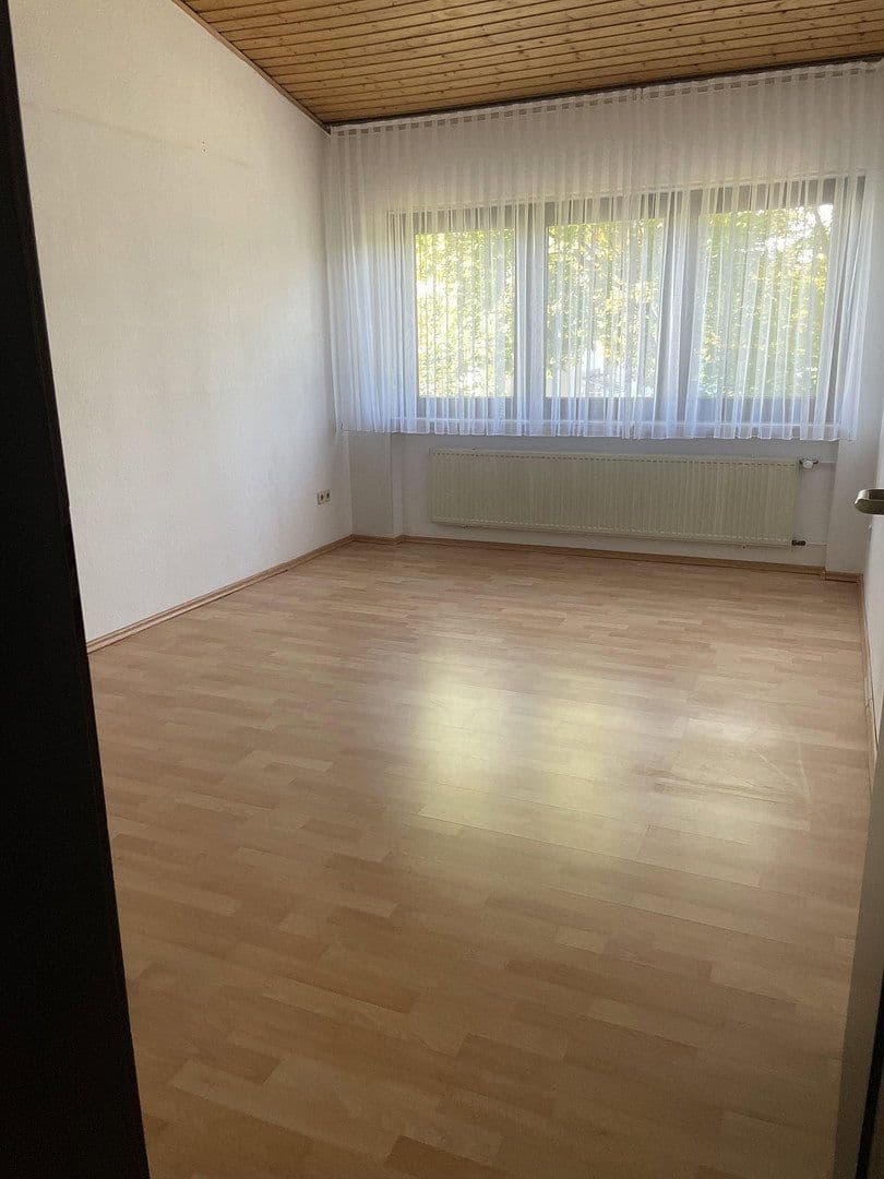 Prodej domu 117 m², pozemek 195 m², Am Felsenkeller 13, Griesheim, Hessen Prodej domu 117 m², pozemek 195 m², Am Felsenkeller 13, Griesheim, Hessen