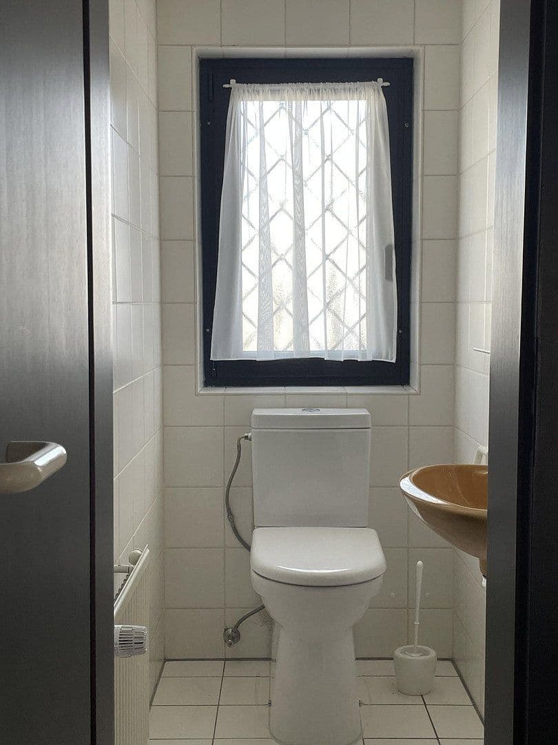 Prodej domu 117 m², pozemek 195 m², Am Felsenkeller 13, Griesheim, Hessen Prodej domu 117 m², pozemek 195 m², Am Felsenkeller 13, Griesheim, Hessen