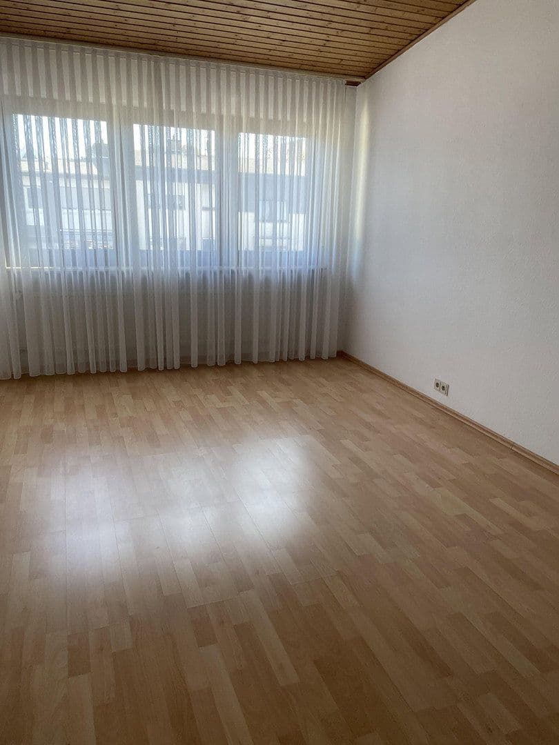 Prodej domu 117 m², pozemek 195 m², Am Felsenkeller 13, Griesheim, Hessen Prodej domu 117 m², pozemek 195 m², Am Felsenkeller 13, Griesheim, Hessen