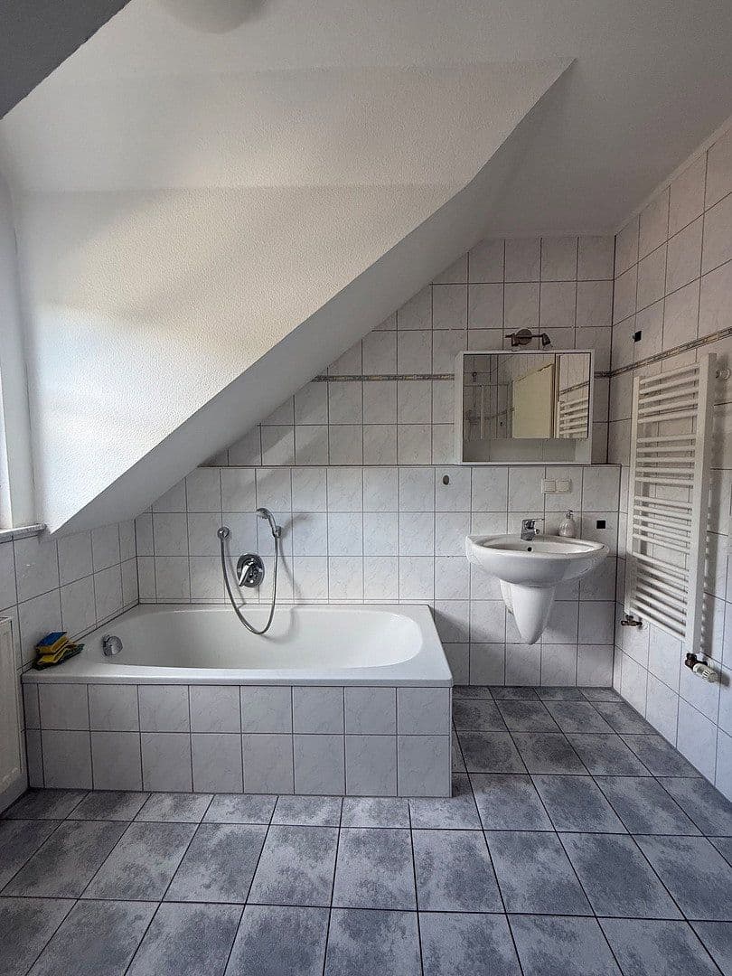 Pronájem bytu 3+1 95 m², Stadelmannstraße 31, Lohr am Main, Bavorsko Pronájem bytu 3+1 95 m², Stadelmannstraße 31, Lohr am Main, Bavorsko
