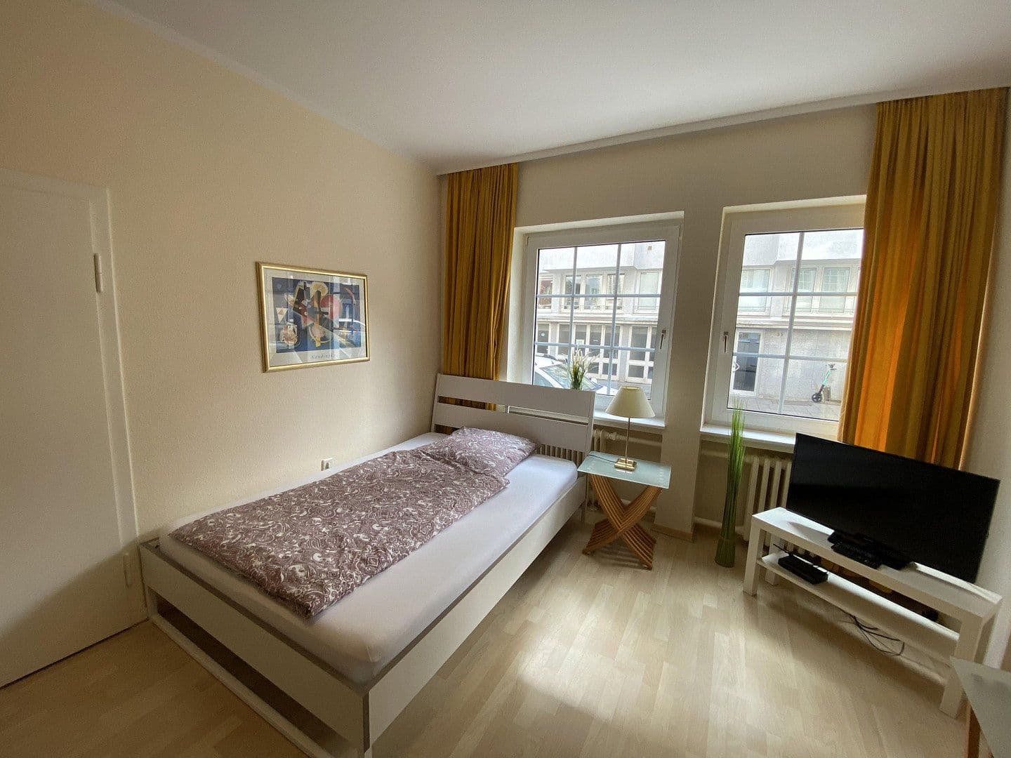 Pronájem bytu 1+1 27 m², Cantadorstr. 21, Düsseldorf, Severní Porýní-Vestfálsko Pronájem bytu 1+1 27 m², Cantadorstr. 21, Düsseldorf, Severní Porýní-Vestfálsko