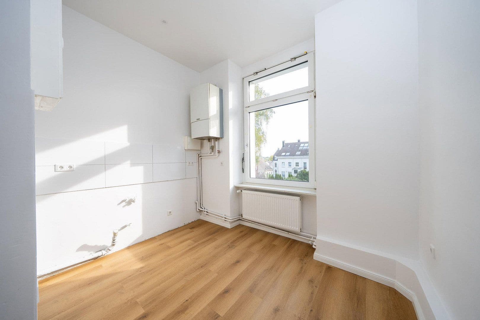 Pronájem bytu 3+1 71 m², Jungstraße 10, Wuppertal, Severní Porýní-Vestfálsko Pronájem bytu 3+1 71 m², Jungstraße 10, Wuppertal, Severní Porýní-Vestfálsko