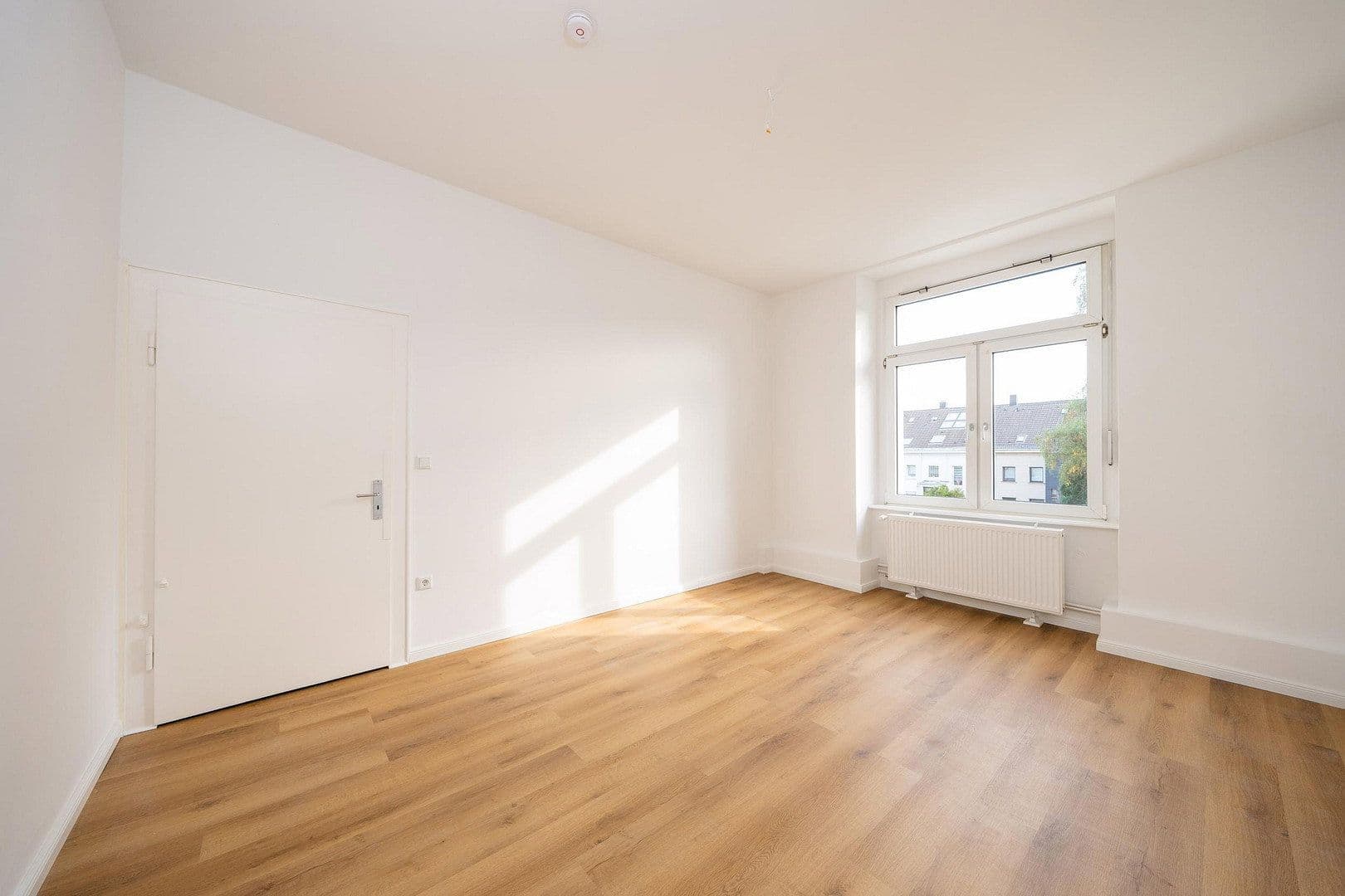 Pronájem bytu 3+1 71 m², Jungstraße 10, Wuppertal, Severní Porýní-Vestfálsko Pronájem bytu 3+1 71 m², Jungstraße 10, Wuppertal, Severní Porýní-Vestfálsko