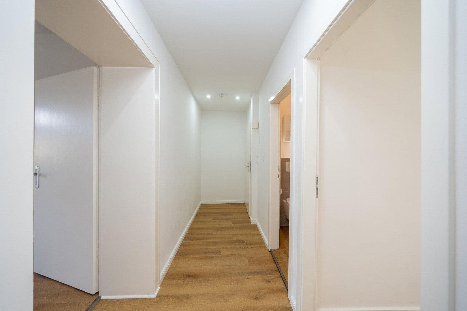 Pronájem bytu 3+1 71 m², Jungstraße 10, Wuppertal, Severní Porýní-Vestfálsko Pronájem bytu 3+1 71 m², Jungstraße 10, Wuppertal, Severní Porýní-Vestfálsko