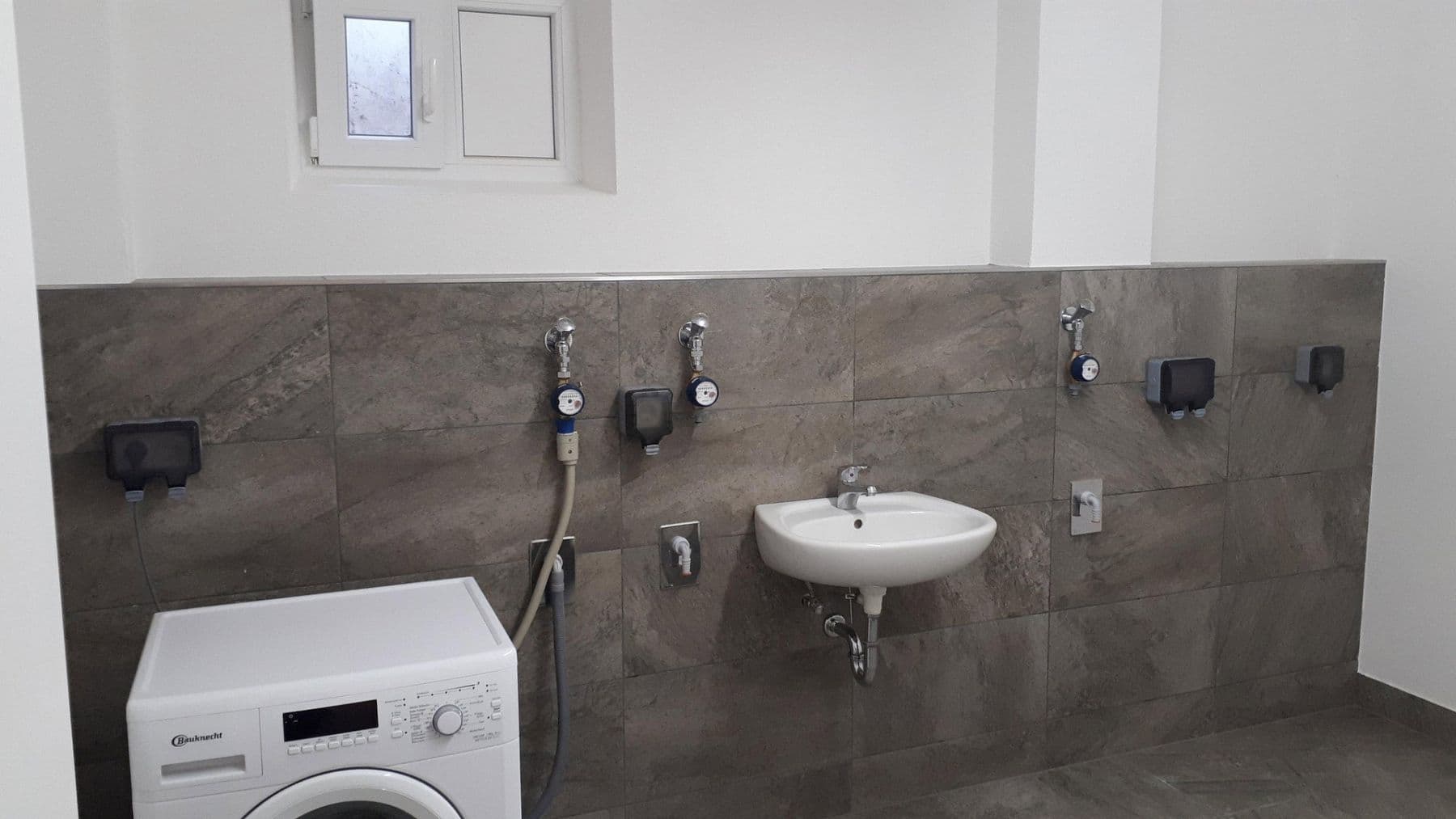 Prodej domu 177 m², pozemek 600 m², In den Birken 13, Oberotterbach, Porýní-Falc Prodej domu 177 m², pozemek 600 m², In den Birken 13, Oberotterbach, Porýní-Falc