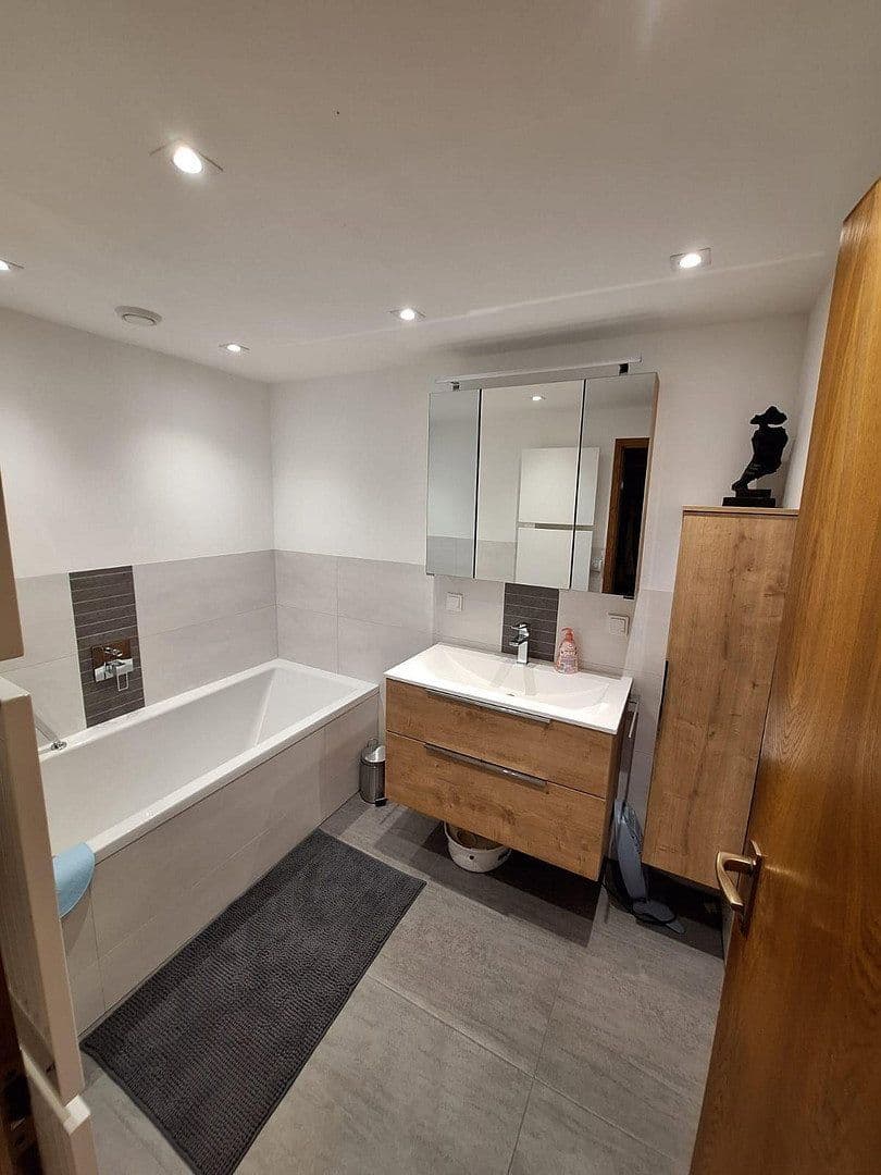 Prodej domu 219 m², pozemek 586 m², Wölfersheim, Hessen Prodej domu 219 m², pozemek 586 m², Wölfersheim, Hessen