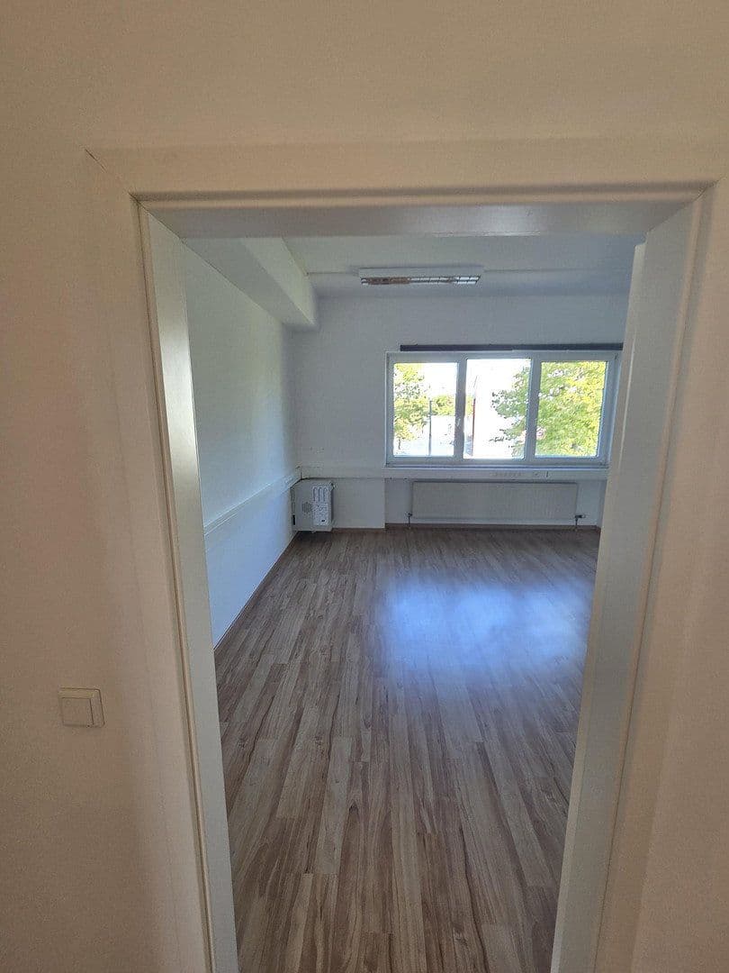 Pronájem kanceláře 187 m², Würzburg, Bavorsko Pronájem kanceláře 187 m², Würzburg, Bavorsko