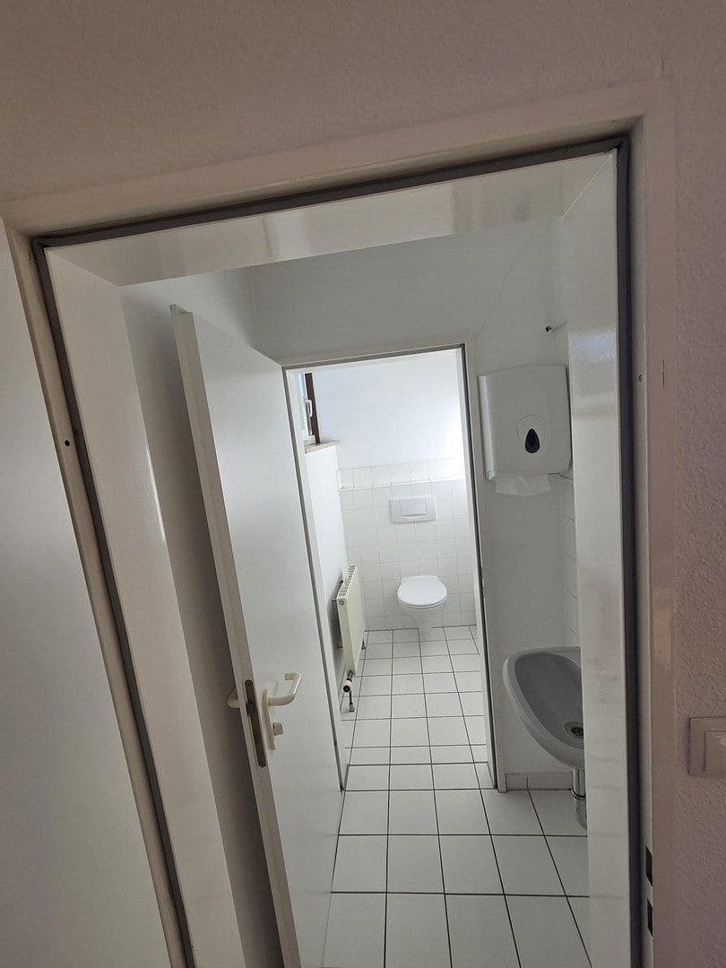 Pronájem kanceláře 187 m², Würzburg, Bavorsko Pronájem kanceláře 187 m², Würzburg, Bavorsko