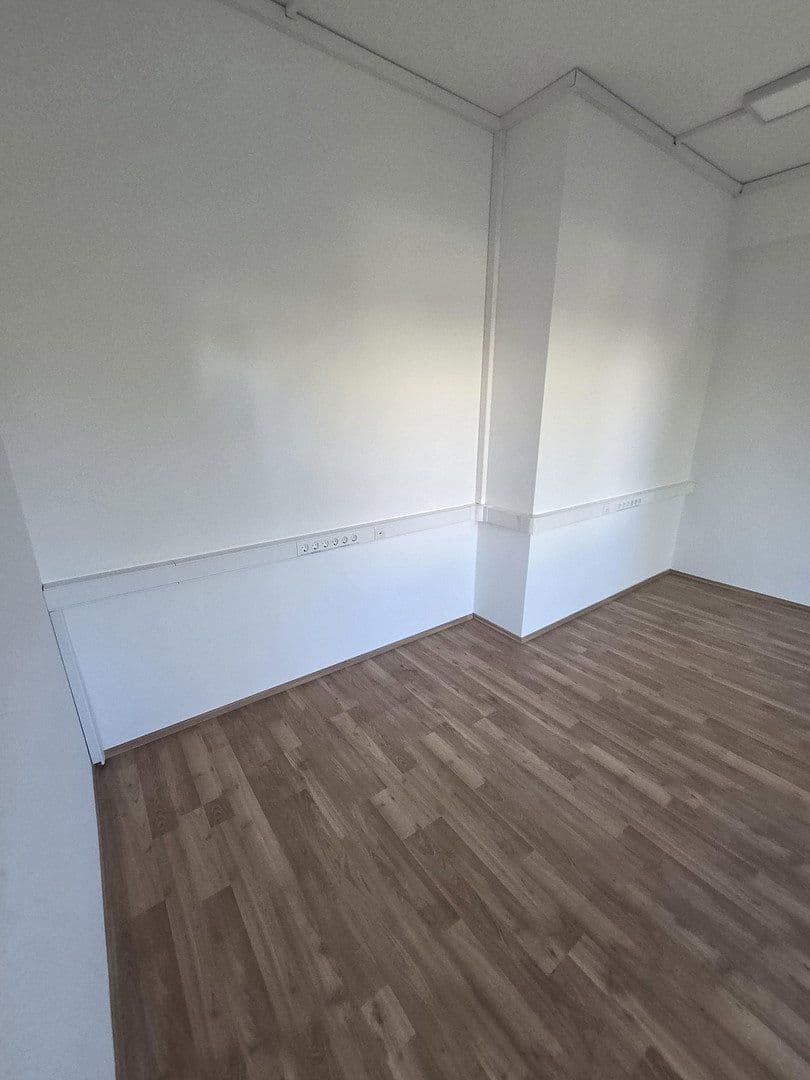 Pronájem kanceláře 187 m², Würzburg, Bavorsko Pronájem kanceláře 187 m², Würzburg, Bavorsko