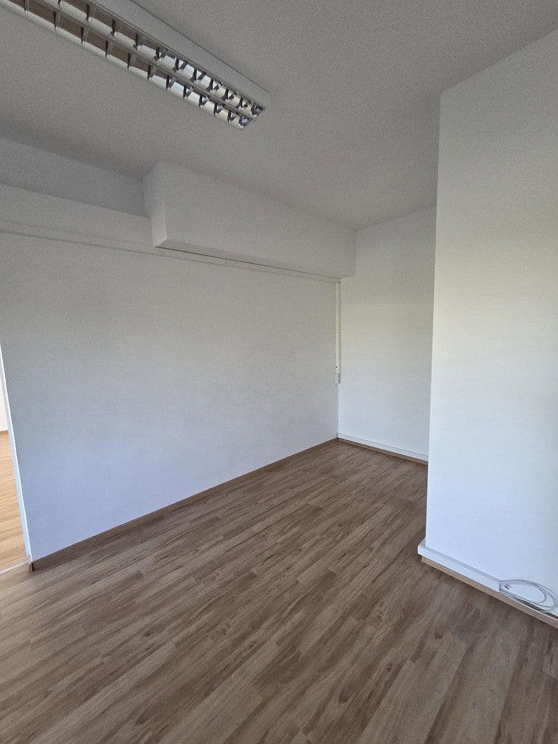 Pronájem kanceláře 187 m², Würzburg, Bavorsko Pronájem kanceláře 187 m², Würzburg, Bavorsko