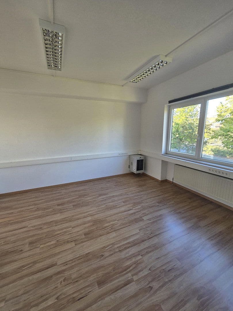 Pronájem kanceláře 187 m², Würzburg, Bavorsko Pronájem kanceláře 187 m², Würzburg, Bavorsko