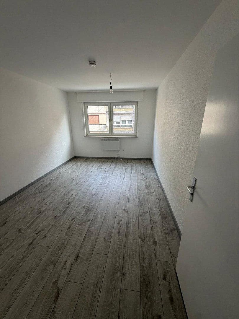 Pronájem bytu 2+1 64 m², Mannheim, Bádensko-Württembersko Pronájem bytu 2+1 64 m², Mannheim, Bádensko-Württembersko