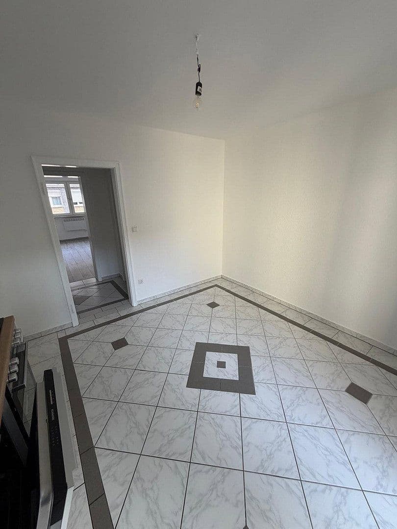 Pronájem bytu 2+1 64 m², Mannheim, Bádensko-Württembersko Pronájem bytu 2+1 64 m², Mannheim, Bádensko-Württembersko