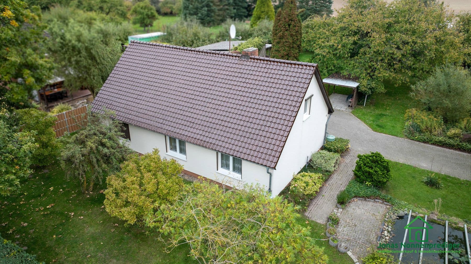Prodej domu 135 m², pozemek 2.847 m², Trebbower Straße 8, Schwerin, Mecklenburg-Vorpommern Prodej domu 135 m², pozemek 2.847 m², Trebbower Straße 8, Schwerin, Mecklenburg-Vorpommern