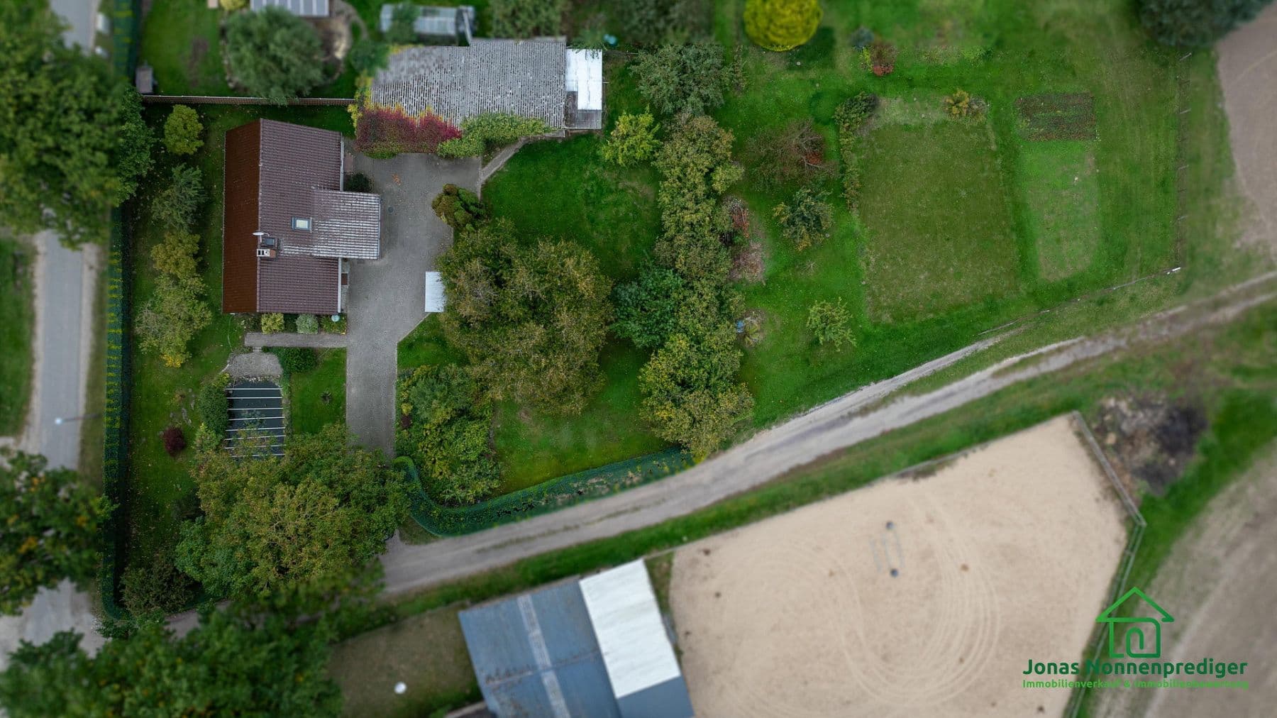 Prodej domu 135 m², pozemek 2.847 m², Trebbower Straße 8, Schwerin, Mecklenburg-Vorpommern Prodej domu 135 m², pozemek 2.847 m², Trebbower Straße 8, Schwerin, Mecklenburg-Vorpommern