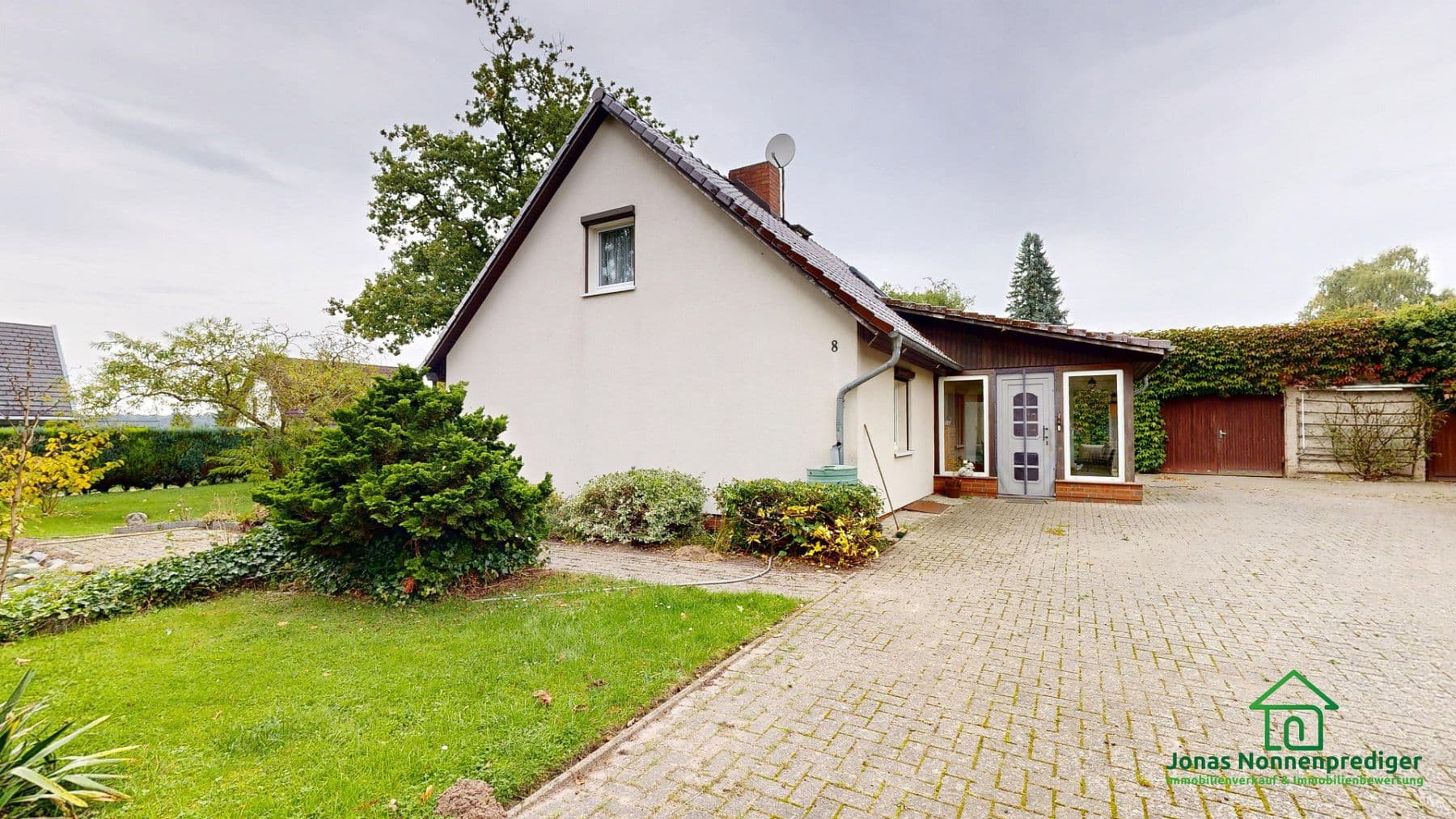 Prodej domu 135 m², pozemek 2.847 m², Trebbower Straße 8, Schwerin, Mecklenburg-Vorpommern Prodej domu 135 m², pozemek 2.847 m², Trebbower Straße 8, Schwerin, Mecklenburg-Vorpommern