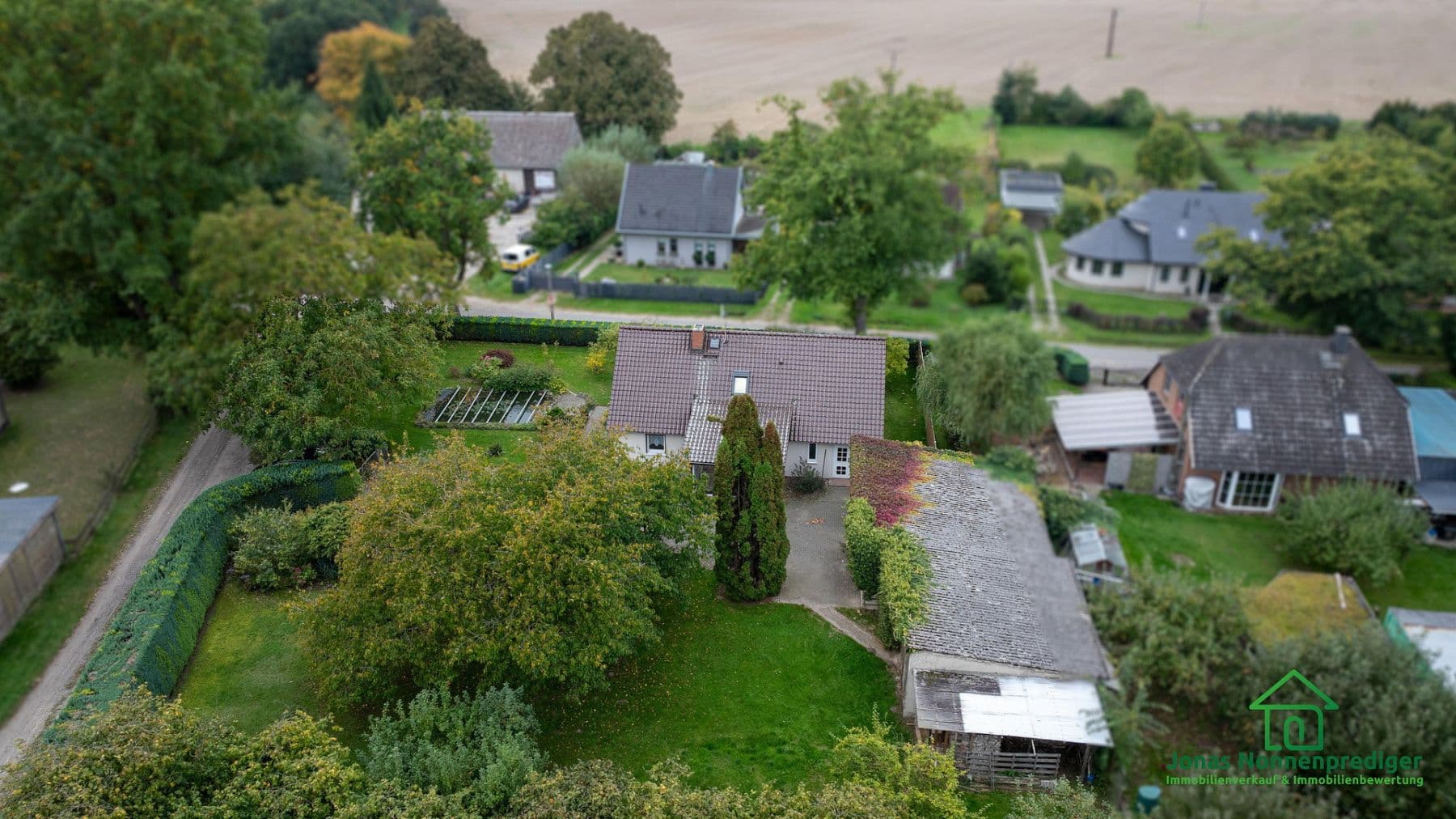Prodej domu 135 m², pozemek 2.847 m², Trebbower Straße 8, Schwerin, Mecklenburg-Vorpommern Prodej domu 135 m², pozemek 2.847 m², Trebbower Straße 8, Schwerin, Mecklenburg-Vorpommern