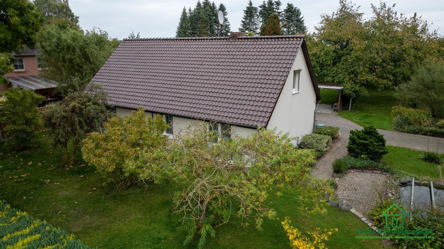 Prodej domu 135 m², pozemek 2.847 m², Trebbower Straße 8, Schwerin, Mecklenburg-Vorpommern Prodej domu 135 m², pozemek 2.847 m², Trebbower Straße 8, Schwerin, Mecklenburg-Vorpommern