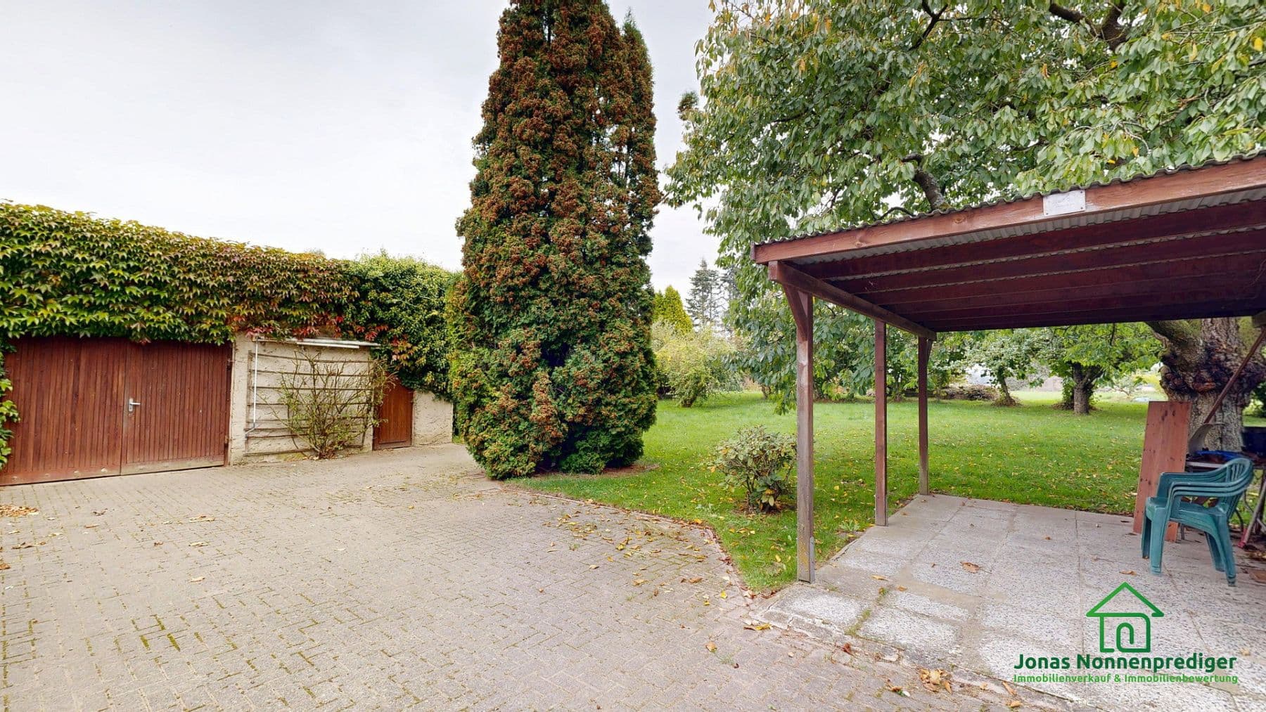Prodej domu 135 m², pozemek 2.847 m², Trebbower Straße 8, Schwerin, Mecklenburg-Vorpommern Prodej domu 135 m², pozemek 2.847 m², Trebbower Straße 8, Schwerin, Mecklenburg-Vorpommern