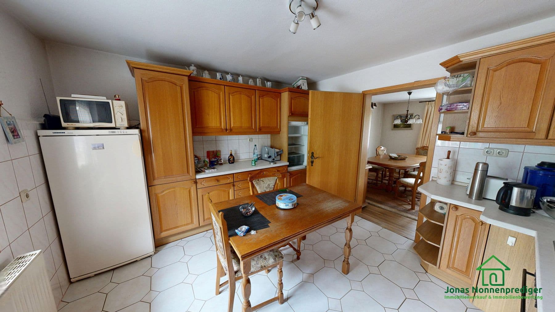 Prodej domu 135 m², pozemek 2.847 m², Trebbower Straße 8, Schwerin, Mecklenburg-Vorpommern Prodej domu 135 m², pozemek 2.847 m², Trebbower Straße 8, Schwerin, Mecklenburg-Vorpommern