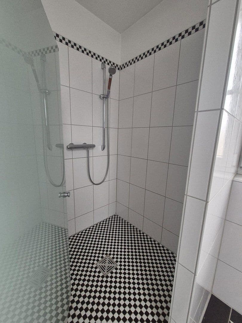 Prodej domu 160 m², pozemek 394 m², Alte Steigstraße 1, Bammental, Bádensko-Württembersko Prodej domu 160 m², pozemek 394 m², Alte Steigstraße 1, Bammental, Bádensko-Württembersko