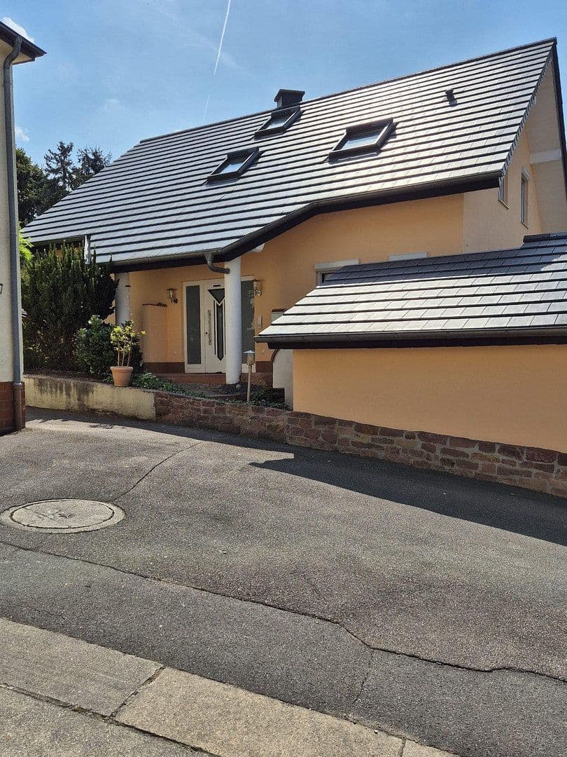 Prodej domu 160 m², pozemek 394 m², Alte Steigstraße 1, Bammental, Bádensko-Württembersko Prodej domu 160 m², pozemek 394 m², Alte Steigstraße 1, Bammental, Bádensko-Württembersko