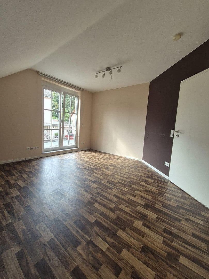 Prodej domu 160 m², pozemek 394 m², Alte Steigstraße 1, Bammental, Bádensko-Württembersko Prodej domu 160 m², pozemek 394 m², Alte Steigstraße 1, Bammental, Bádensko-Württembersko