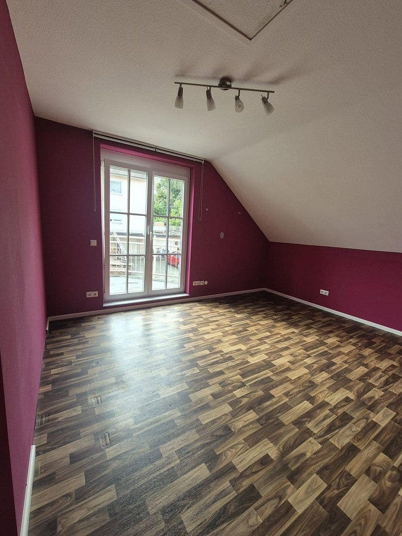 Prodej domu 160 m², pozemek 394 m², Alte Steigstraße 1, Bammental, Bádensko-Württembersko Prodej domu 160 m², pozemek 394 m², Alte Steigstraße 1, Bammental, Bádensko-Württembersko