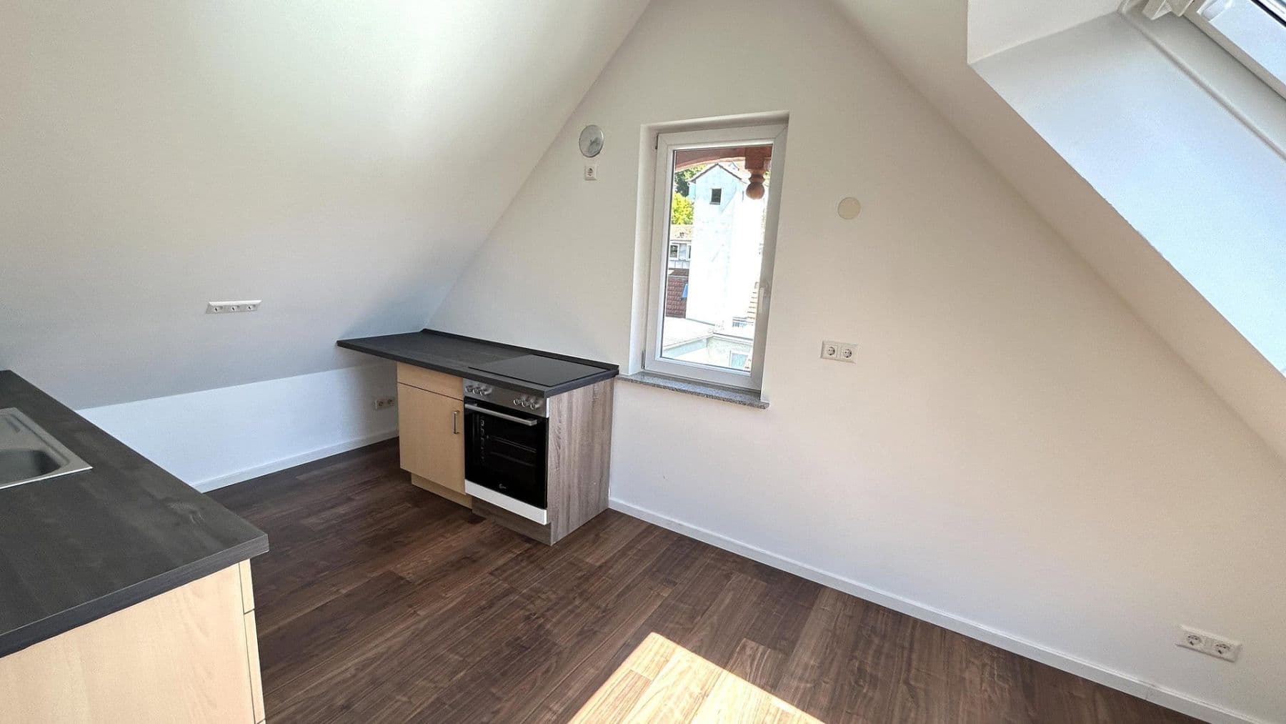 Prodej bytu 2+1 49 m², Mittlere Beutau 69, Esslingen am Neckar, Bádensko-Württembersko Prodej bytu 2+1 49 m², Mittlere Beutau 69, Esslingen am Neckar, Bádensko-Württembersko