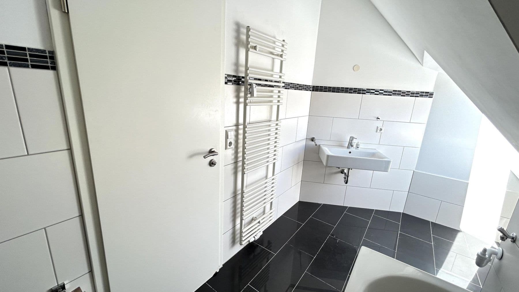 Prodej bytu 2+1 49 m², Mittlere Beutau 69, Esslingen am Neckar, Bádensko-Württembersko Prodej bytu 2+1 49 m², Mittlere Beutau 69, Esslingen am Neckar, Bádensko-Württembersko
